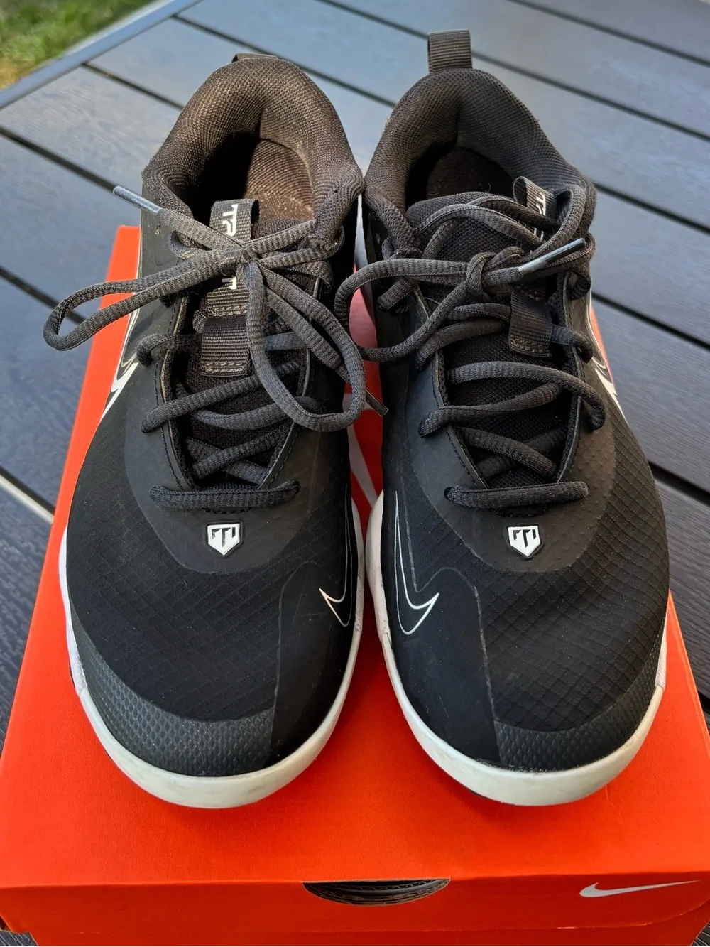 Nike Boy's Force Trout 9 Pro Molded Baseball Cleats .Size 5Y